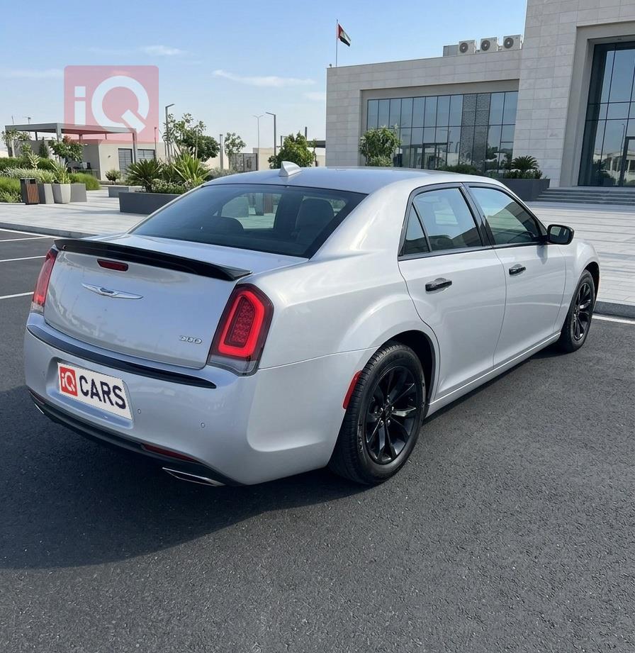 كرايسلر 300